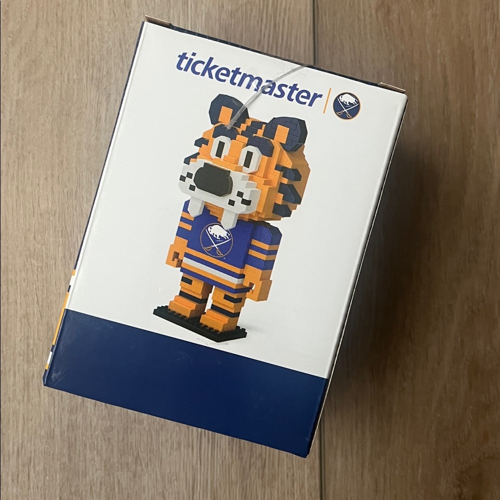 Buffalo Sabres Sabretooth Building Block Set - Picture 5 of 6
